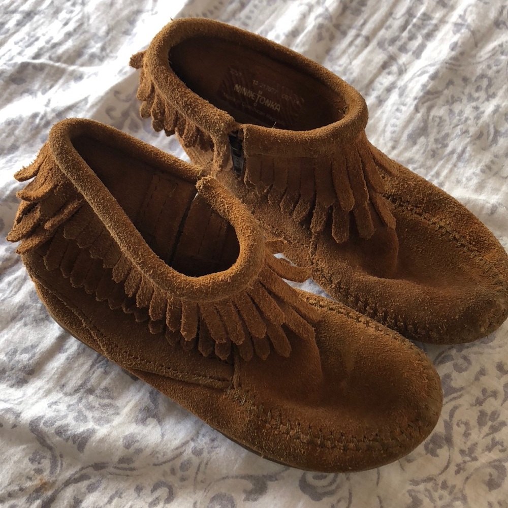 Minnetonka girls booties